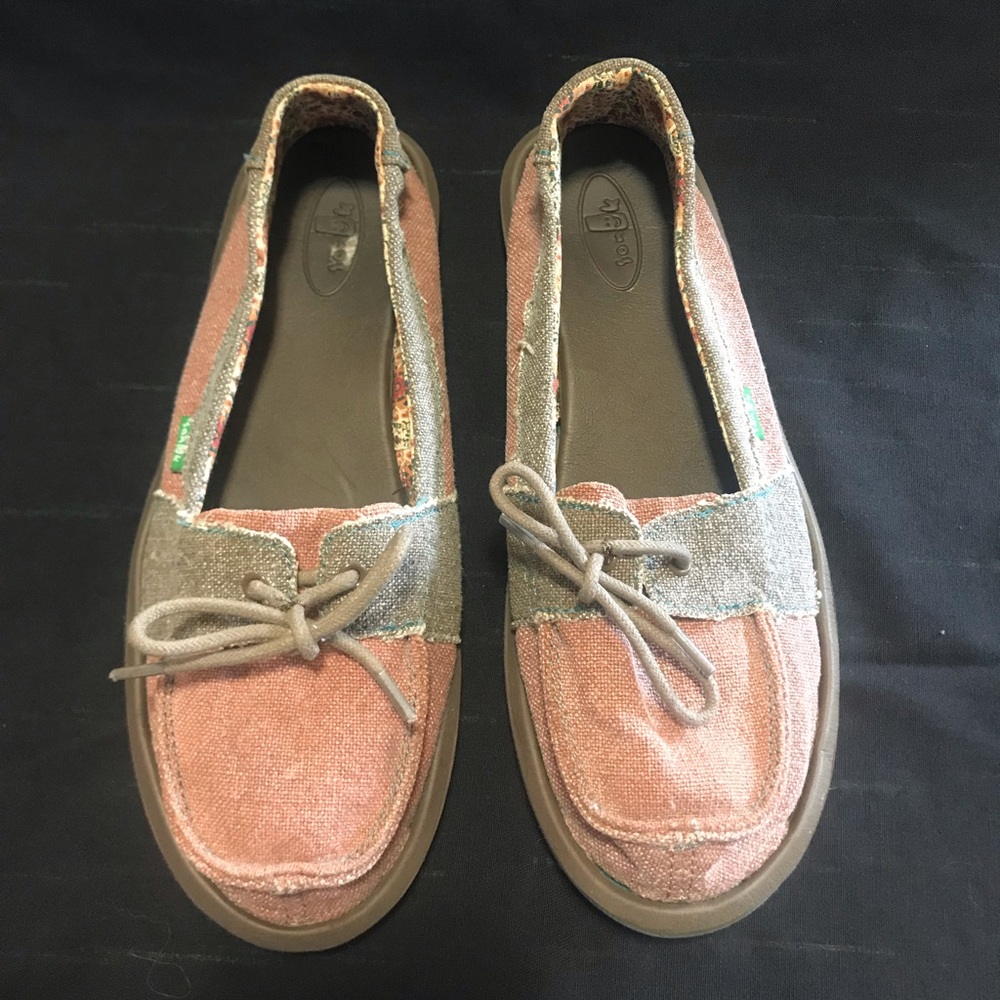 Women’s Sanuk shoes Size 9
